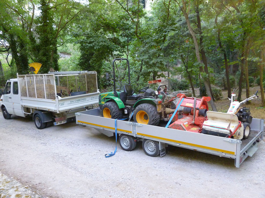 Materiel transportable pour le débroussaillage 